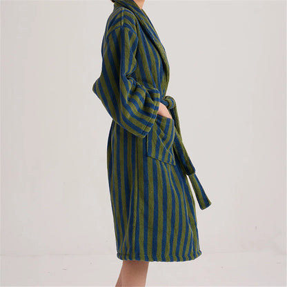 Luxurious Retro Checkerboard Cotton Bathrobe